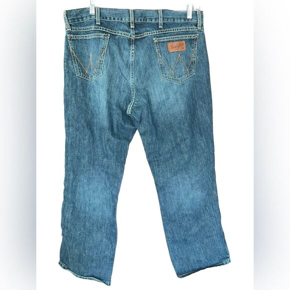 WRANGLER RETRO® RELAXED FIT BOOTCUT JEAN  Men's Size 38 x 30‎ - Picture 5 of 9